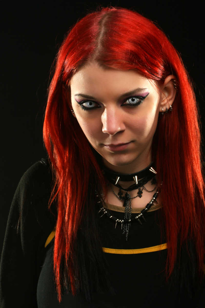 恐怖的吸血鬼女孩