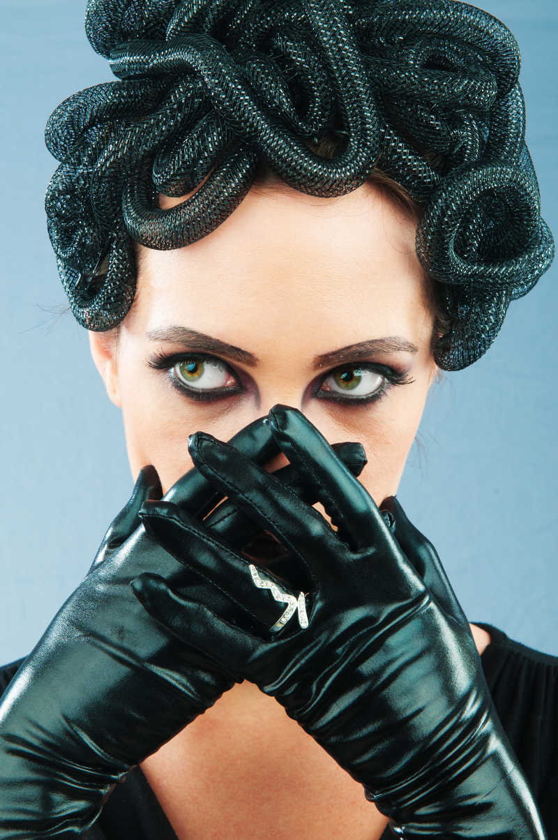 让人害怕的恐怖的邪恶女人