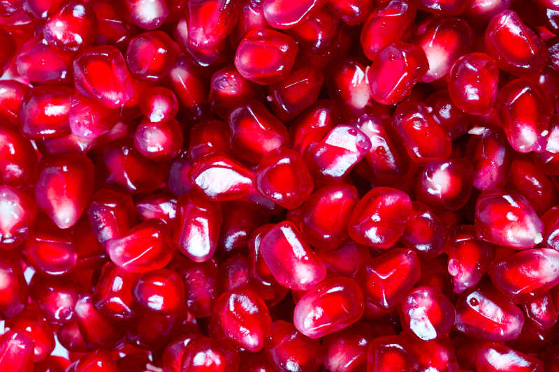 彩色鲜艳的石榴子