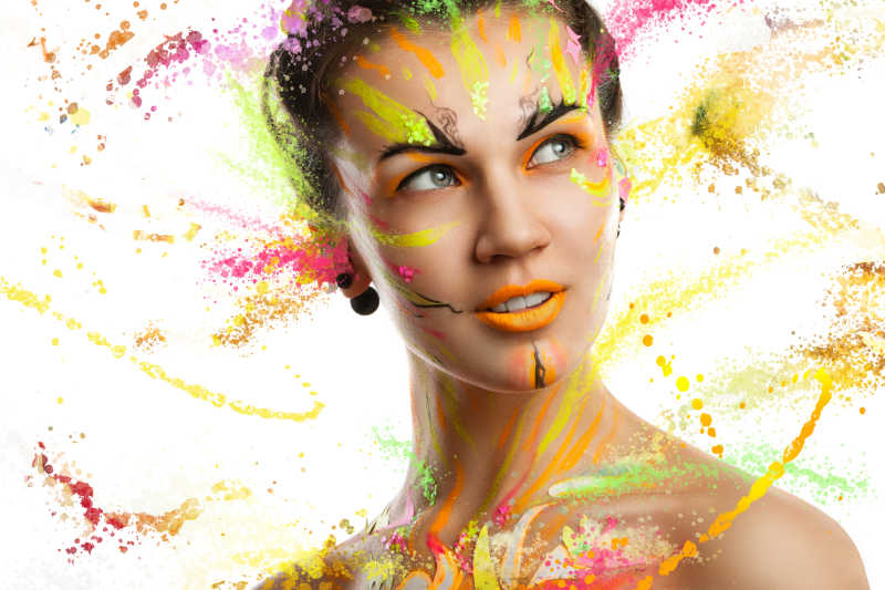 美丽的喷漆少女