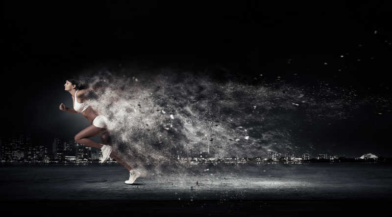 快色奔跑的女运动员