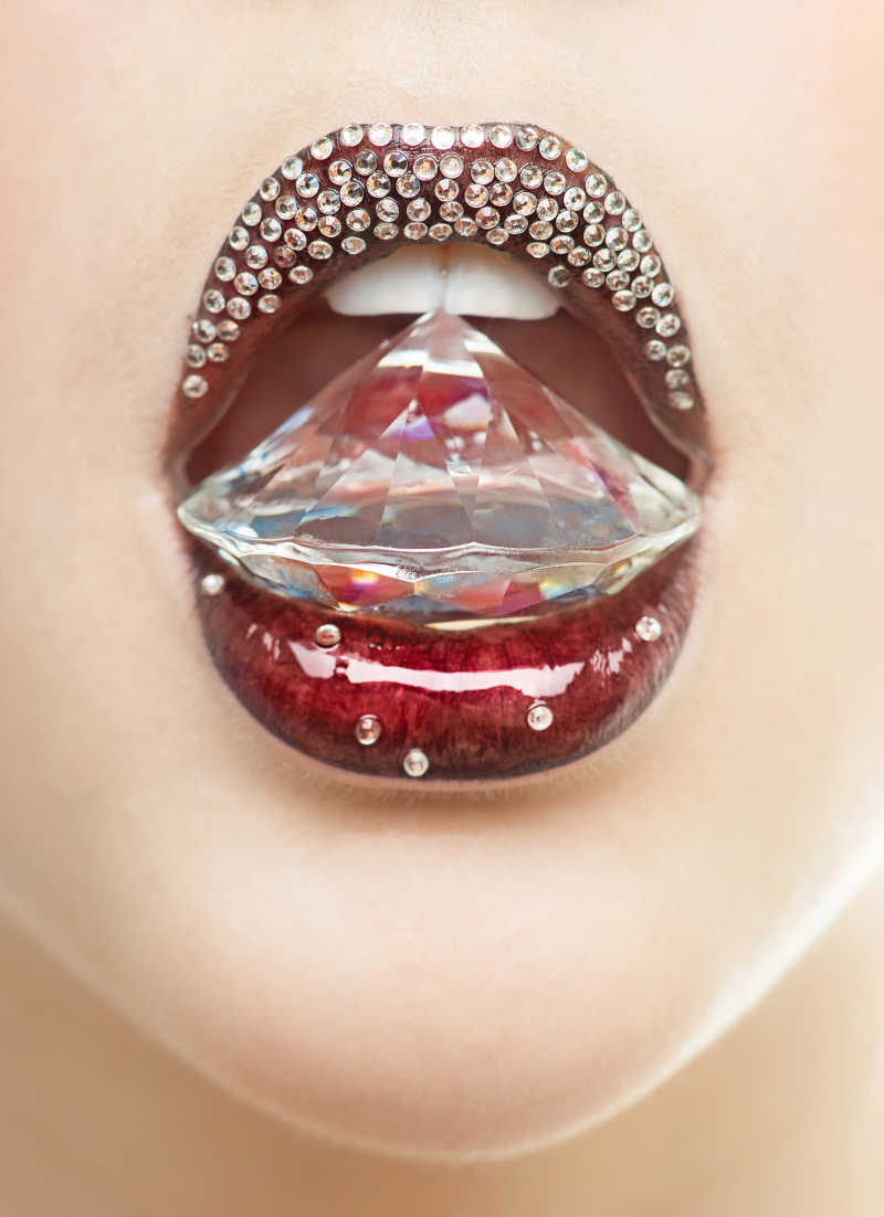 图片 创意图片 莱茵石唇彩系列 一 美女贴满水钻的嘴唇(39张图片)查看
