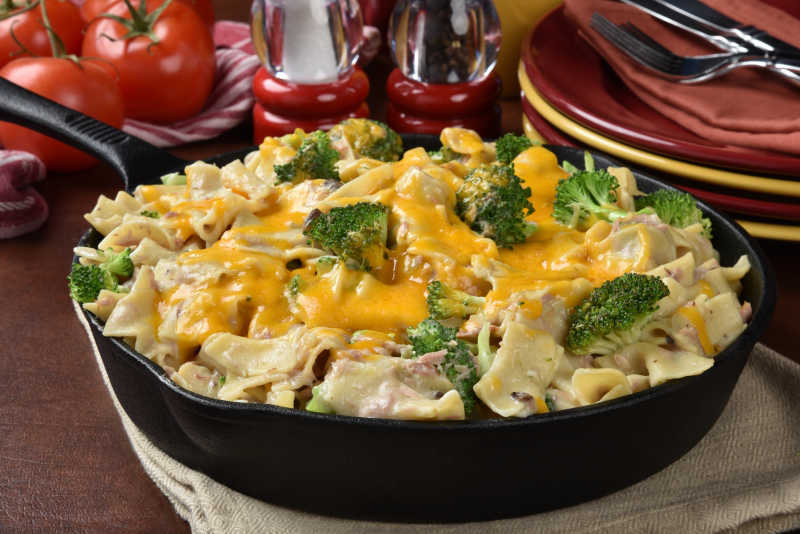 色香味俱佳的金枪鱼砂锅饭