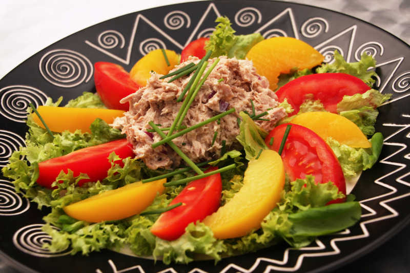 金枪鱼沙拉美食