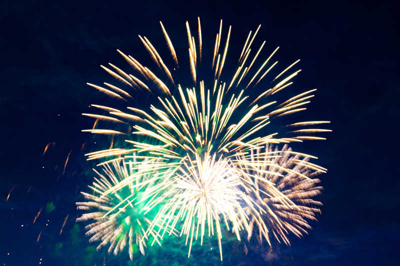 夜空中的美丽烟火