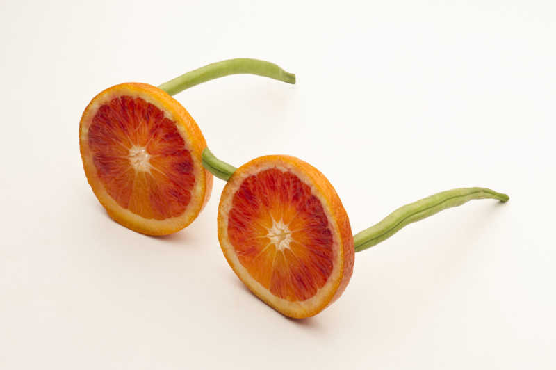 创意蔬菜组合成的眼睛