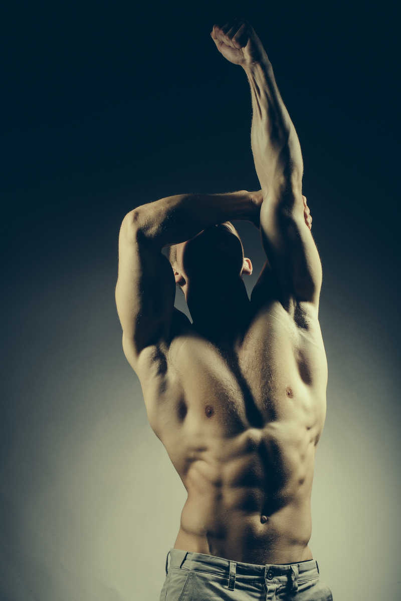 性感肌肉男图片 裸着上半身的性感肌肉男素材 高清图片 摄影照片 寻图免费打包下载