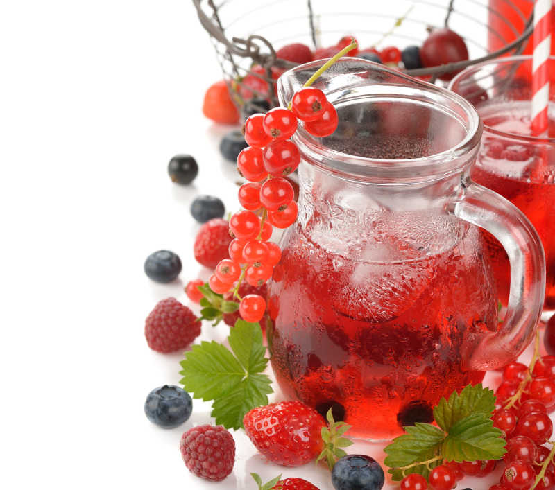 白底清爽莓果饮料
