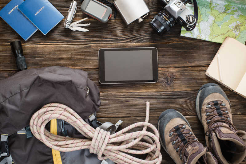 登山和徒步旅行所需的装备