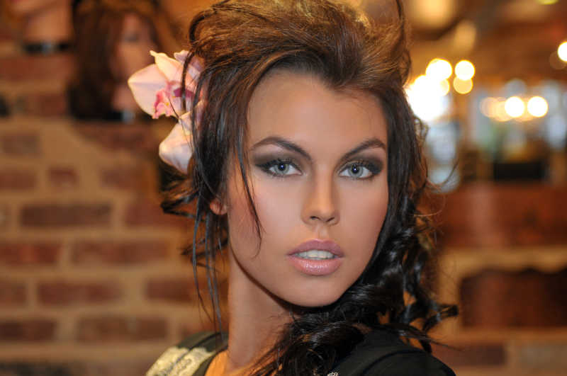 美丽的时尚美女