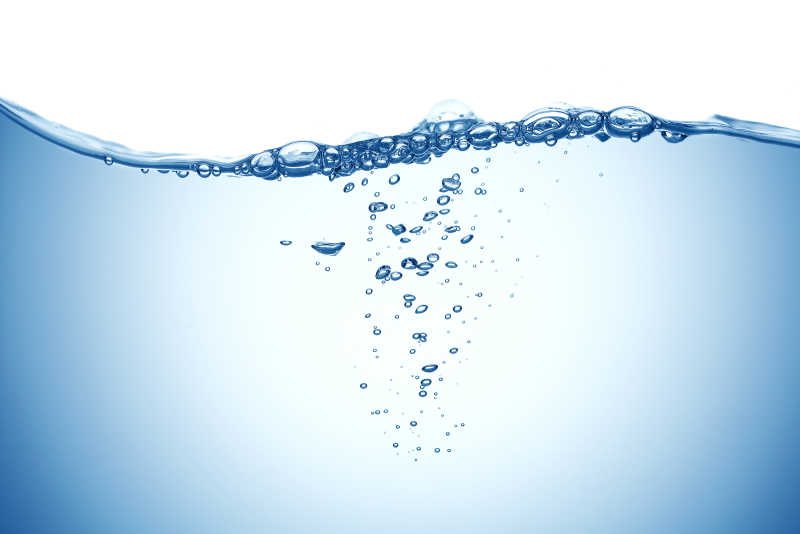 流动的蓝色水滴