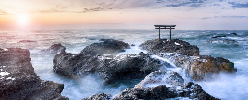 浪拍石