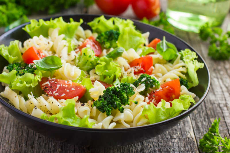 樱桃番茄西兰花沙拉