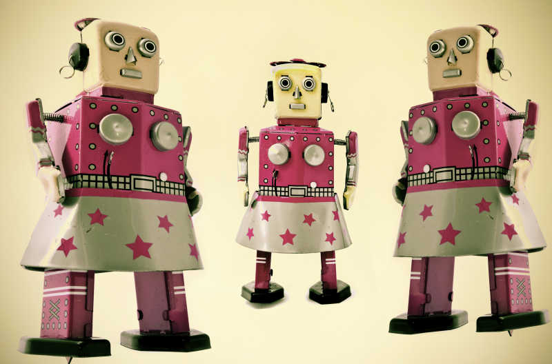 黄色背景下的机器人