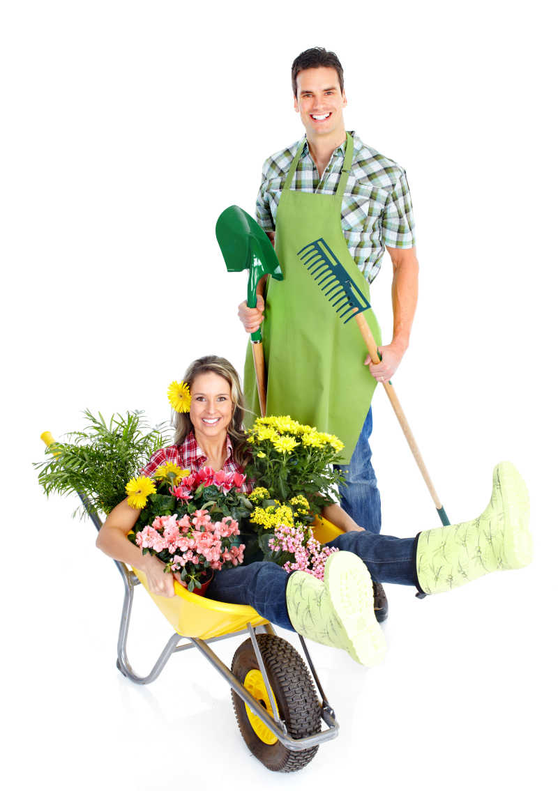 园丁和坐在手推车里的妻子