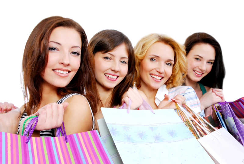 美丽的年轻快乐的人带着礼物