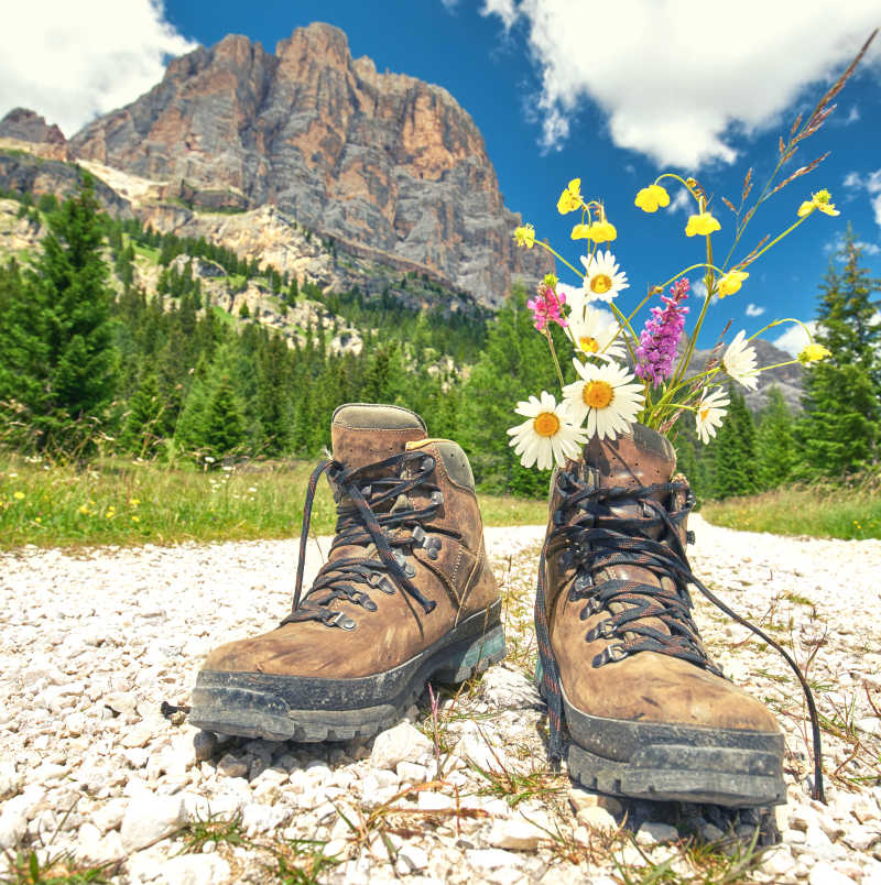 公园里的登山鞋