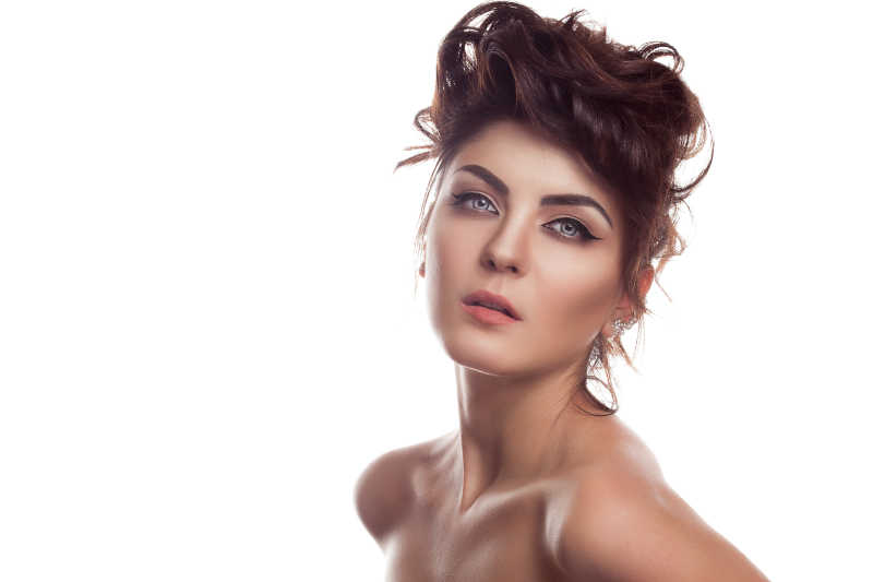 成熟美丽的自然妆容的女人