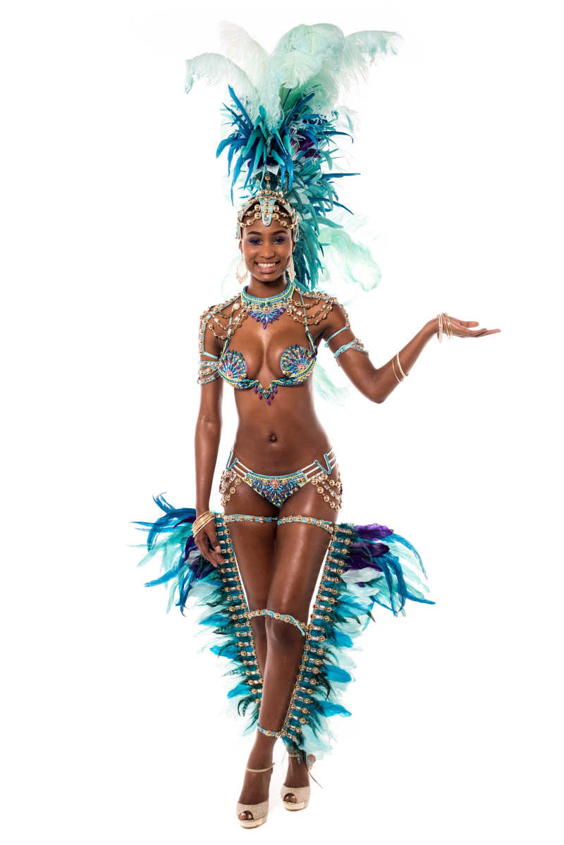 年轻漂亮的狂欢节桑巴舞者