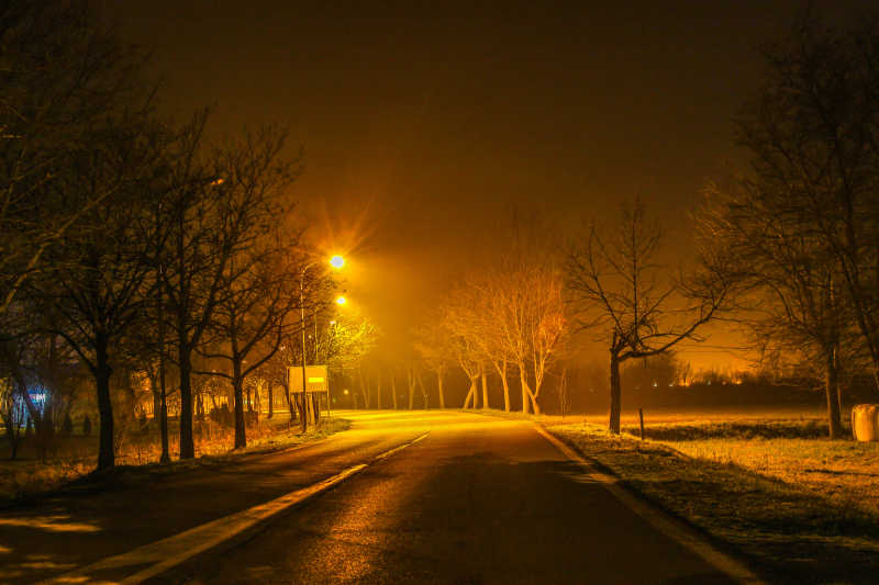 陰森的夜晚