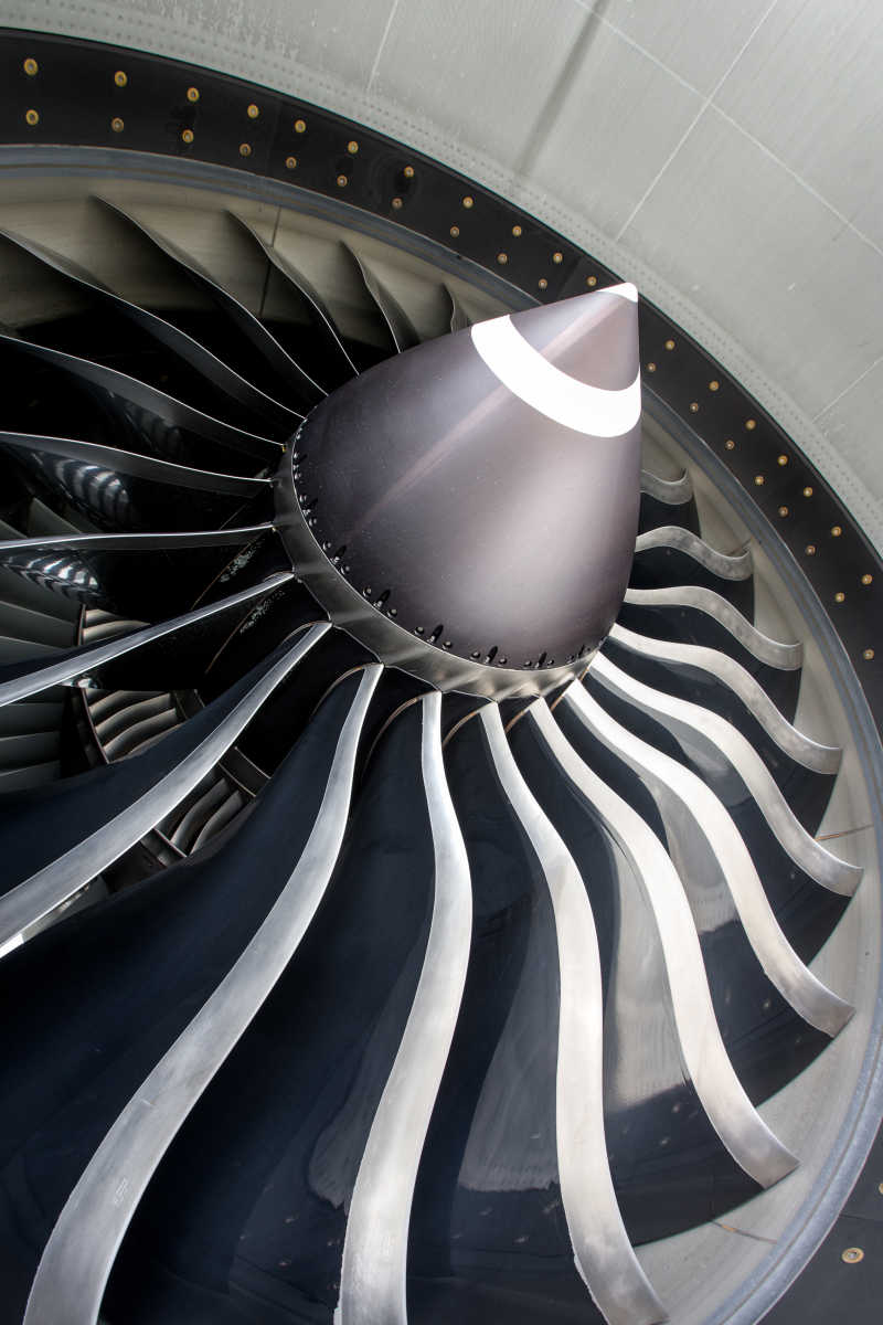 喷气发动机关闭状态