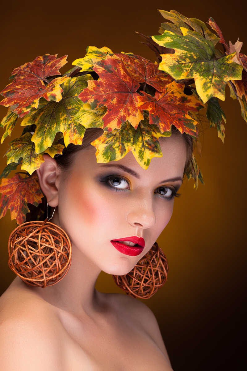 时尚女性的秋季的妆容