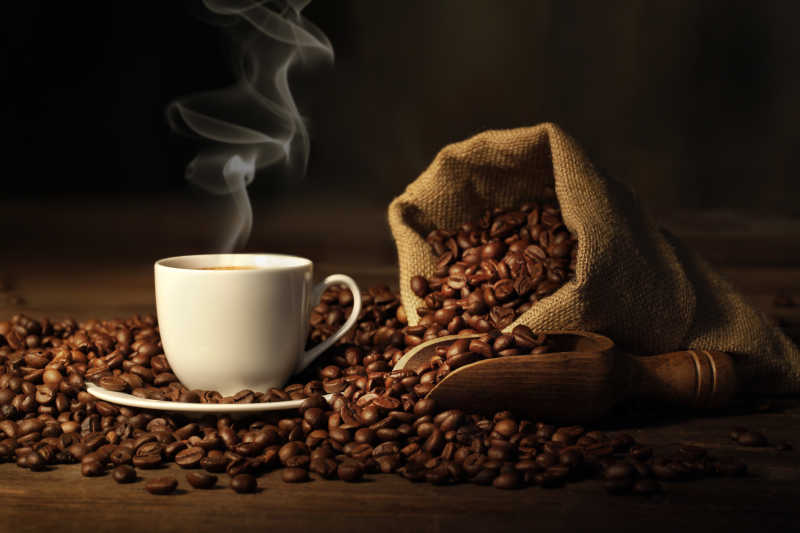 香浓咖啡与咖啡豆