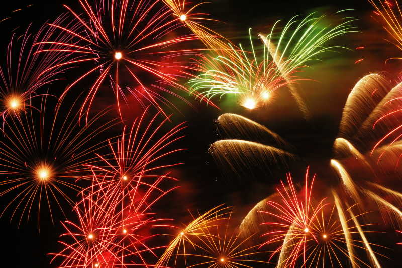 颜色绚丽多彩的烟花