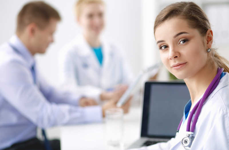 会议中的医务人员