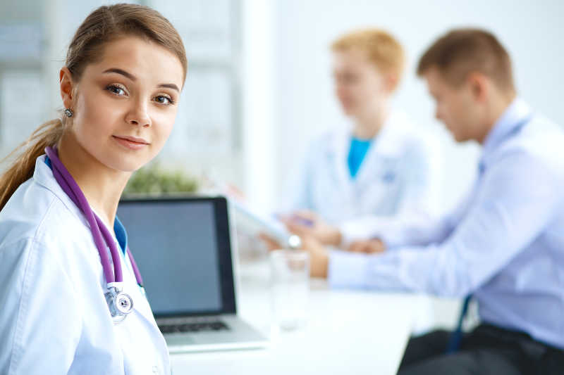 会议中的医疗小组