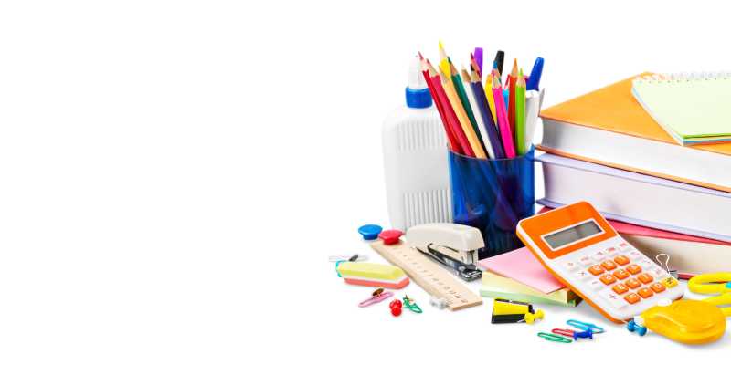 白色背景上的各种学生用品