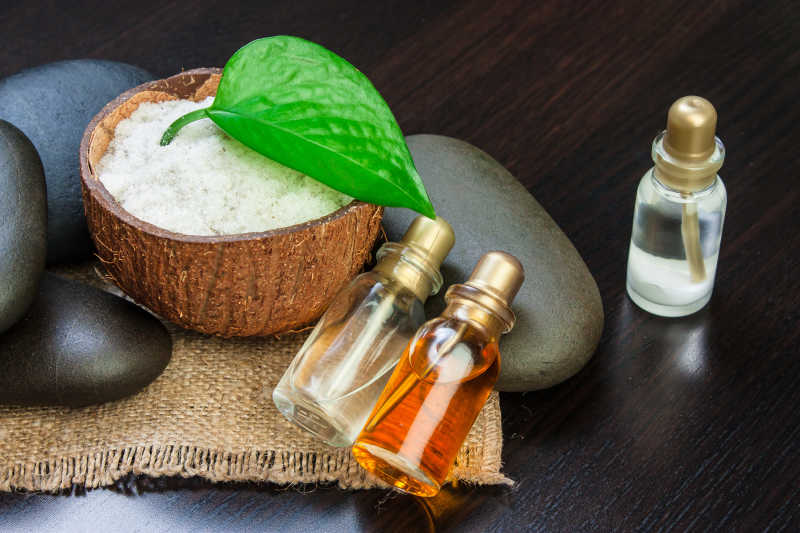 温泉水疗天然盐和精油