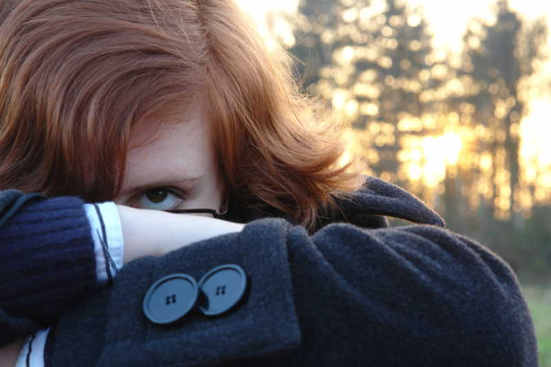 女孩偷窥的眼睛