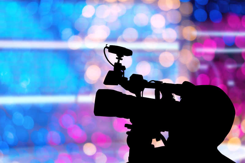 舞台演唱会下的摄影师剪影