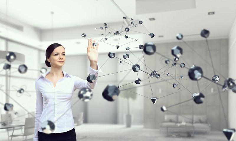 迷人的优雅女人与连接技术