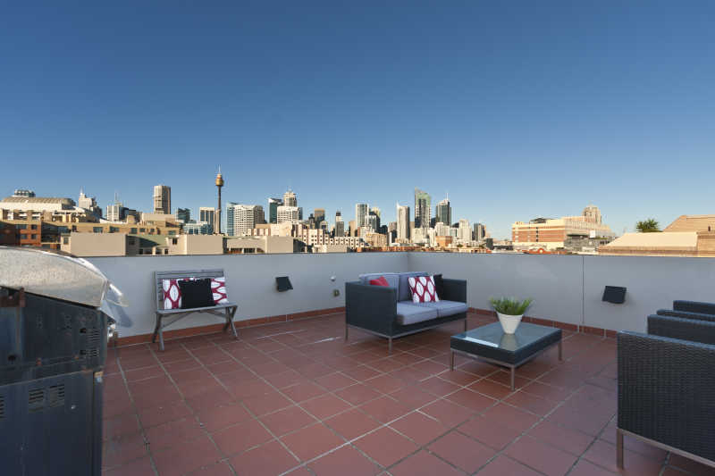 美丽舒适的房屋露天平台