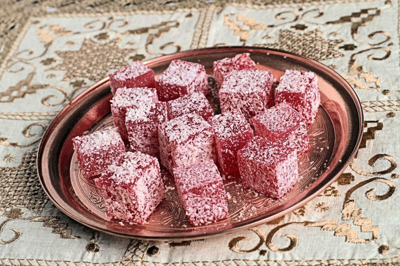 桌上的美味可口的土耳其方糖