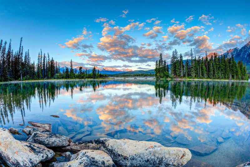 美丽的加拿大贾斯珀国家公园皮拉米德湖