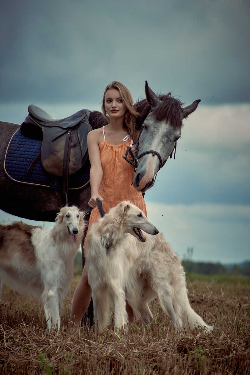 骑马骑马从服装设计师的亚麻服装狩猎场