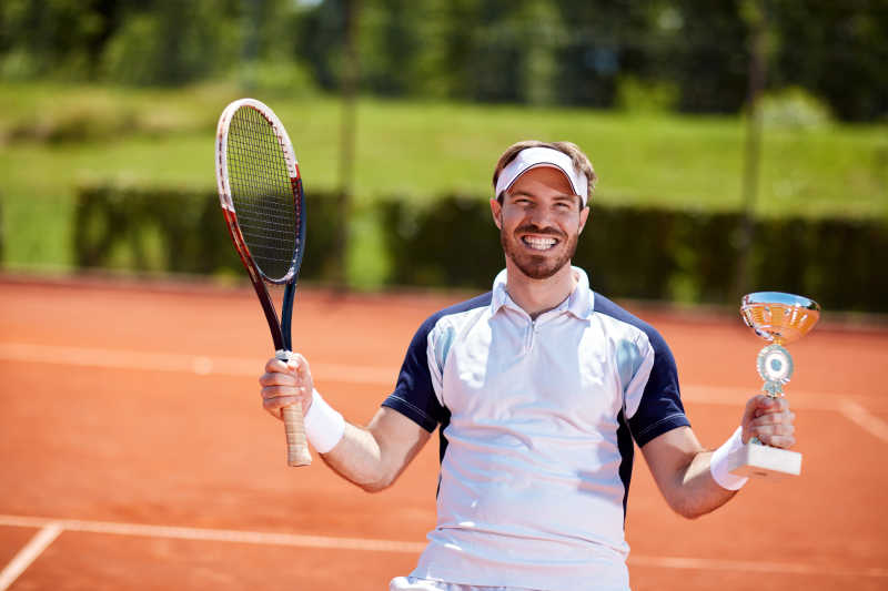 网球比赛中优胜者和胜利者