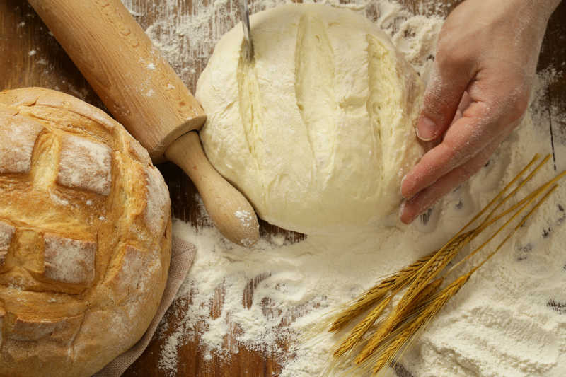 面包制作图片 厨师在制作美味的面包素材 高清图片 摄影照片 寻图免费打包下载