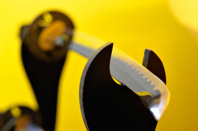 摆放好的有光泽的武士刀