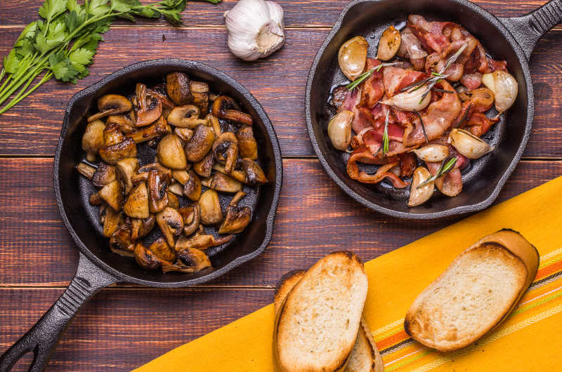 煎蘑菇培根