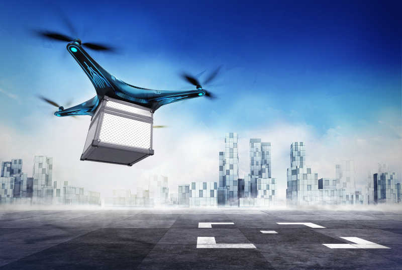 带着目标货物的无人机