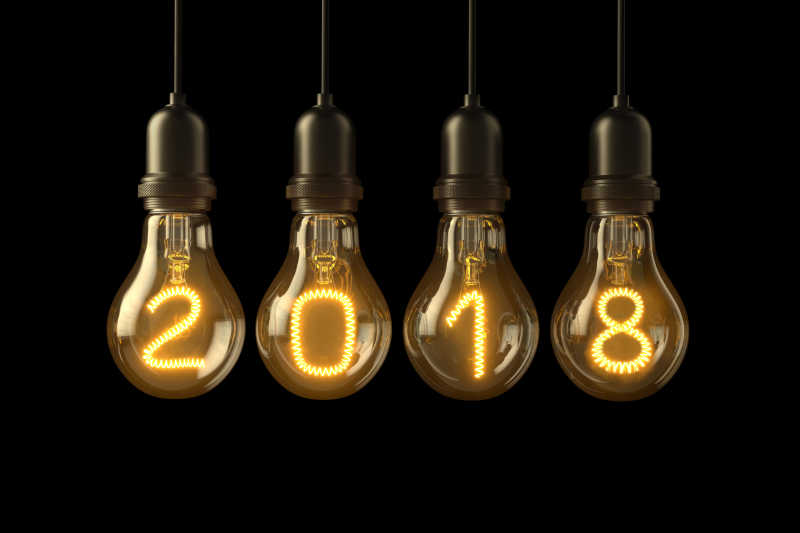 点亮印有2018字样的电灯泡