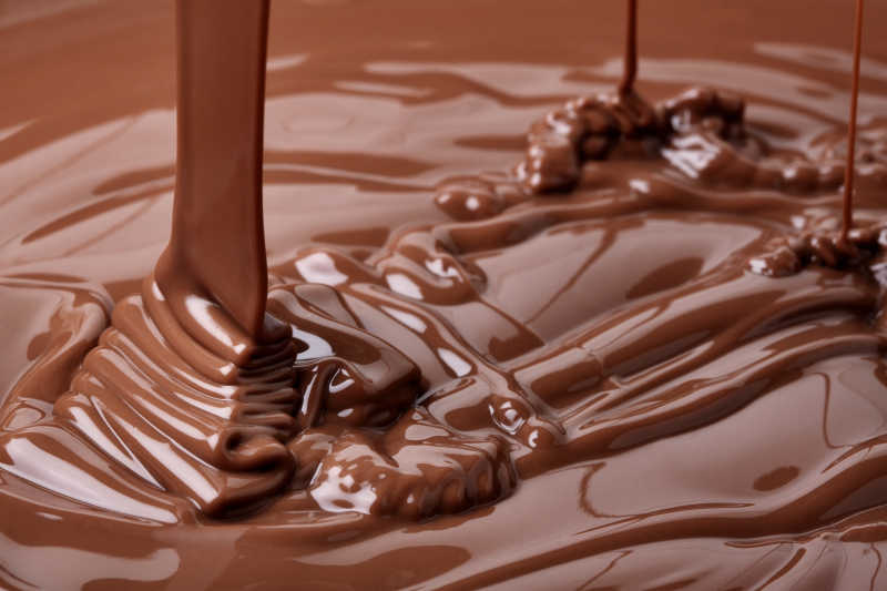 顺滑流动的液体巧克力