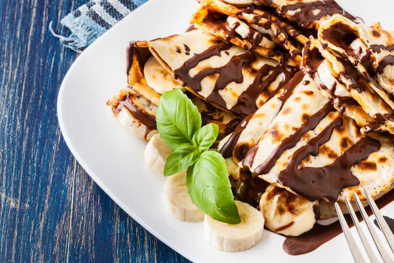 香蕉上的巧克力奶