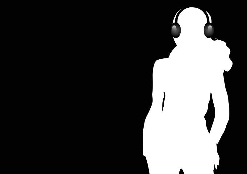 性感的女性戴着音频耳机