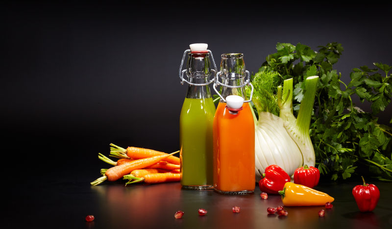 有机蔬菜和蔬菜汁