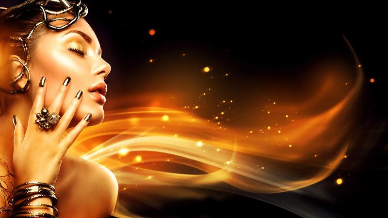 化着金色妆容的美女模特